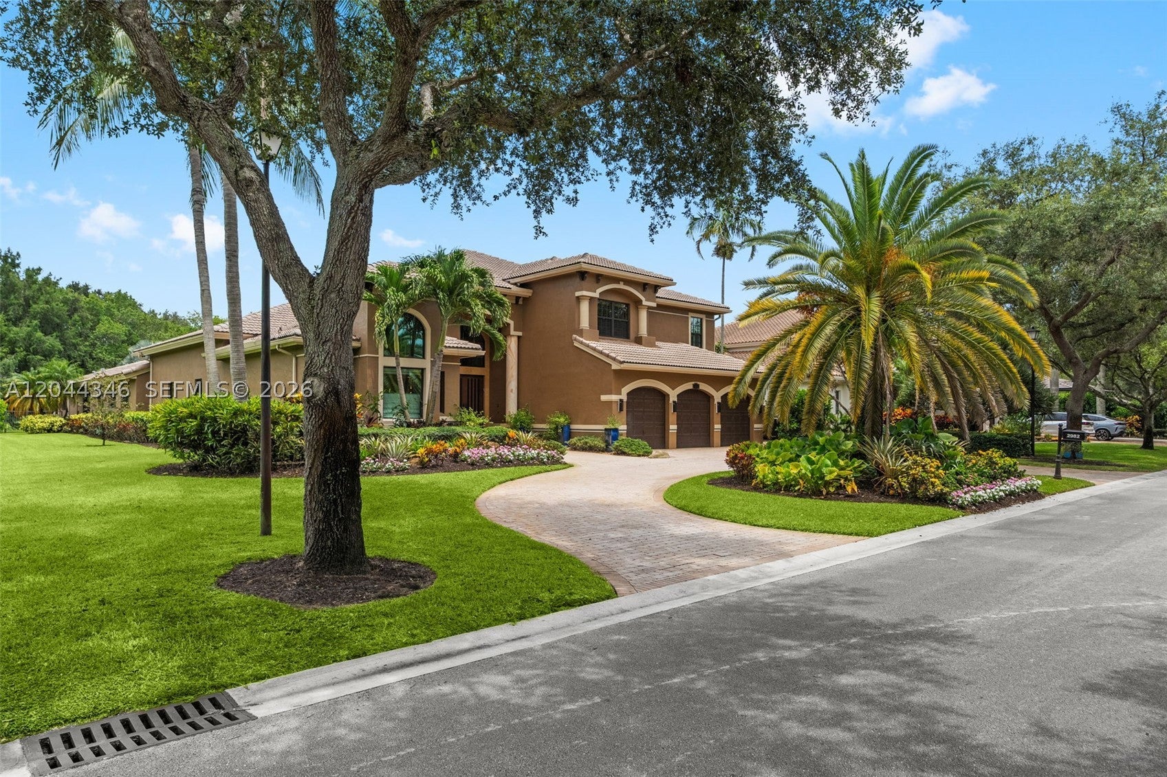2982 E Lake Vista Cir