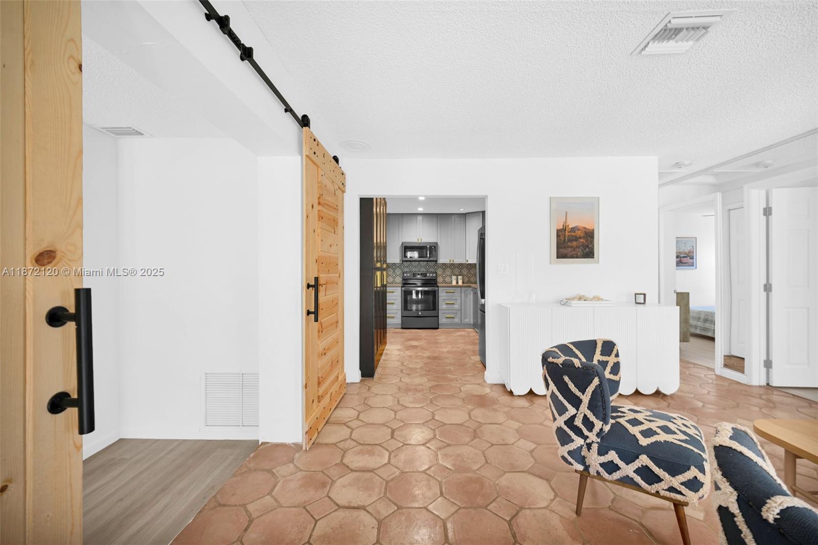 NORTH ANDREWS TERRACE FIR - Residential