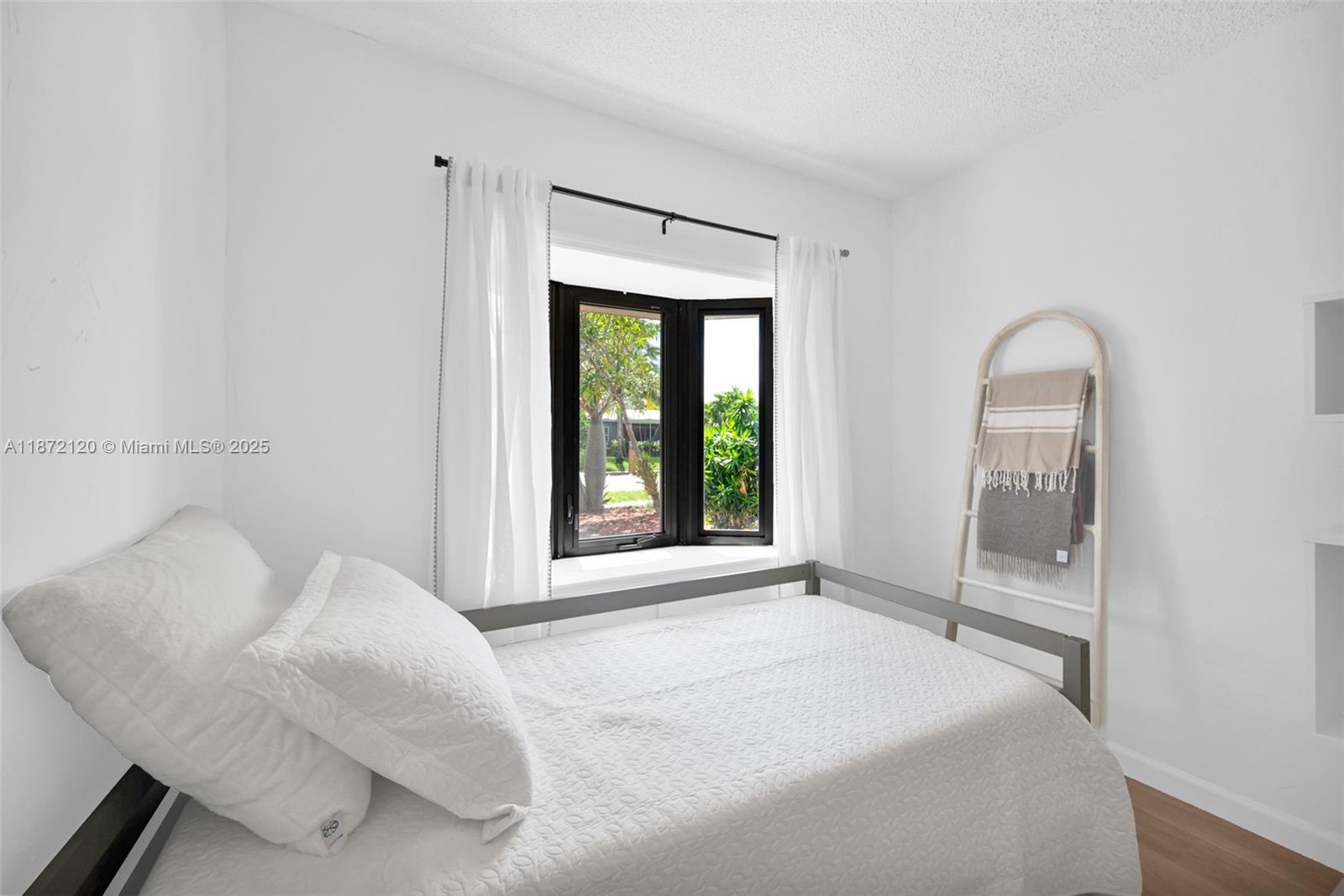 NORTH ANDREWS TERRACE FIR - Residential