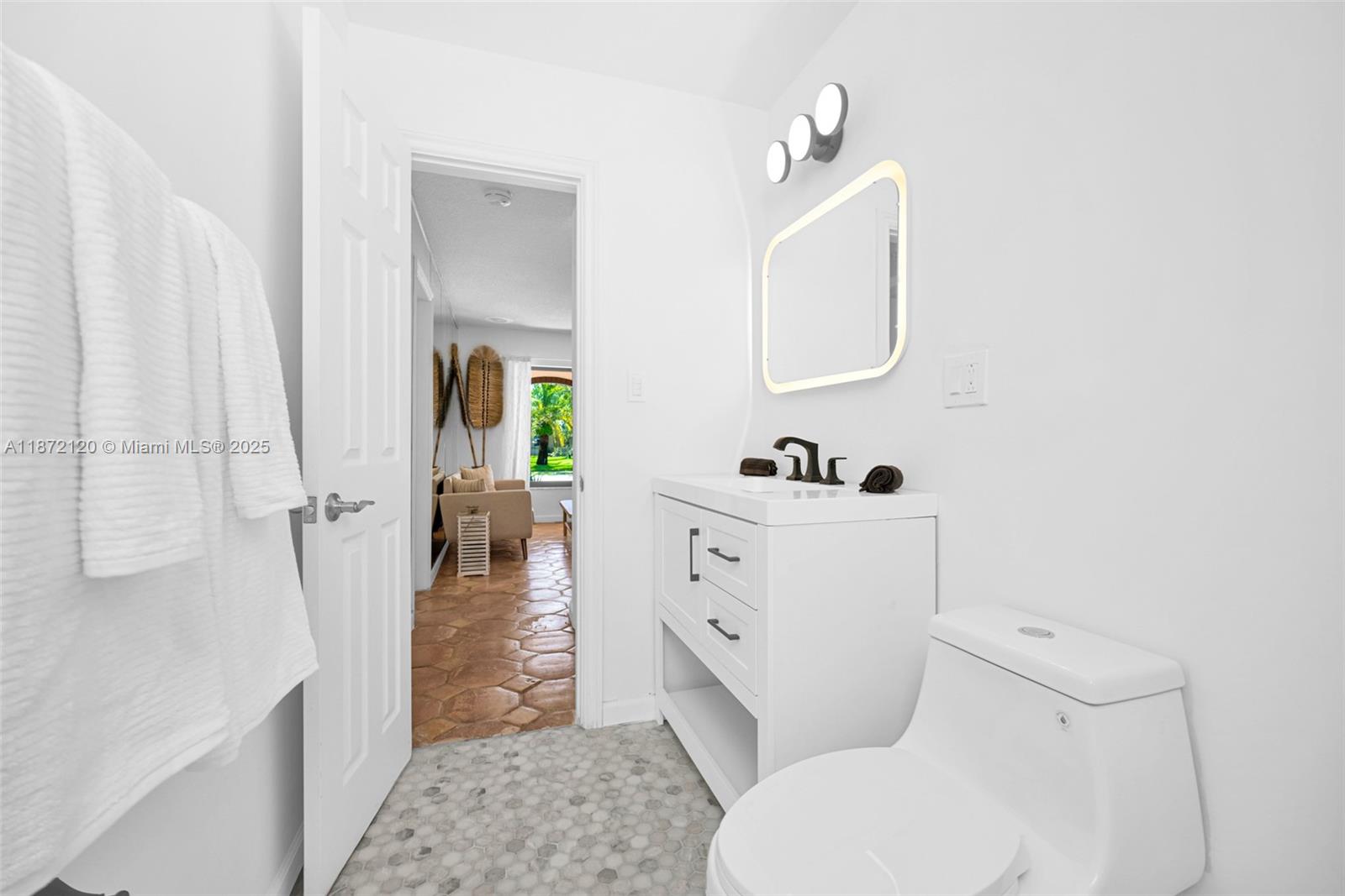 NORTH ANDREWS TERRACE FIR - Residential