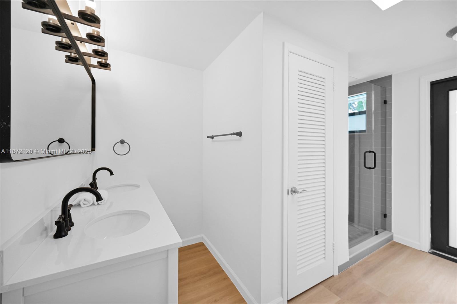 NORTH ANDREWS TERRACE FIR - Residential