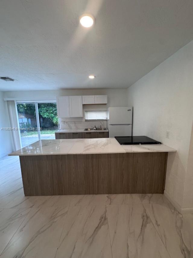 PLAYLAND ISLES - Residential Lease