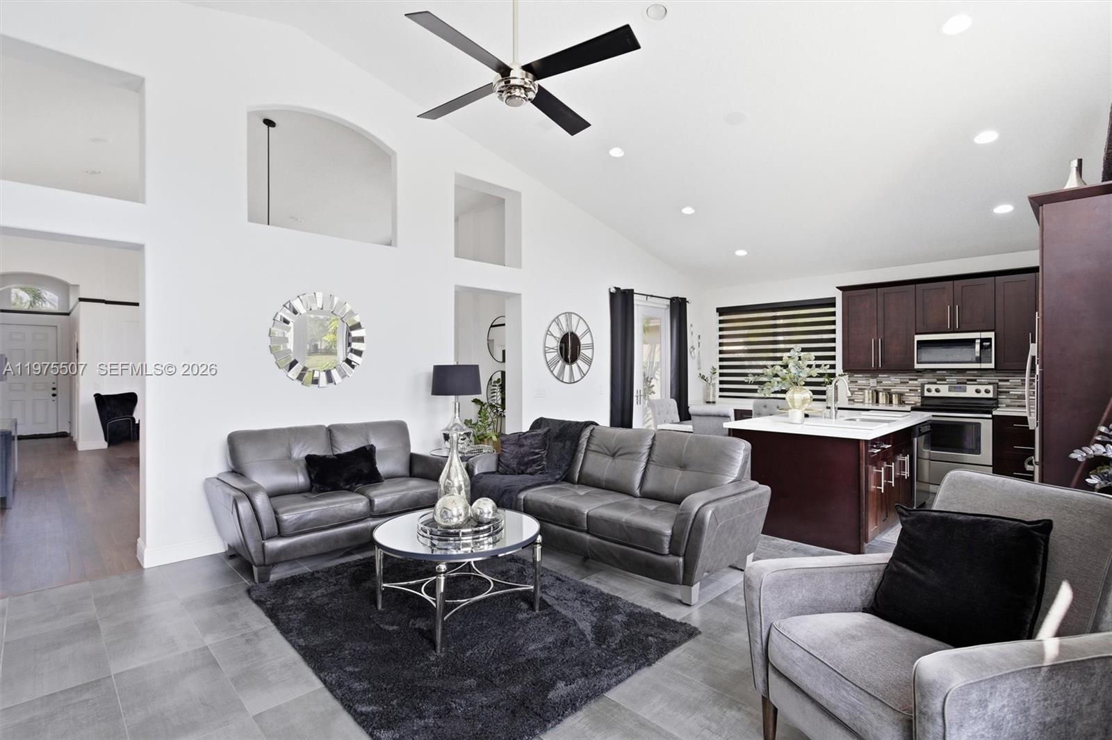 SUNSET LAKES PLAT ONE - Residential