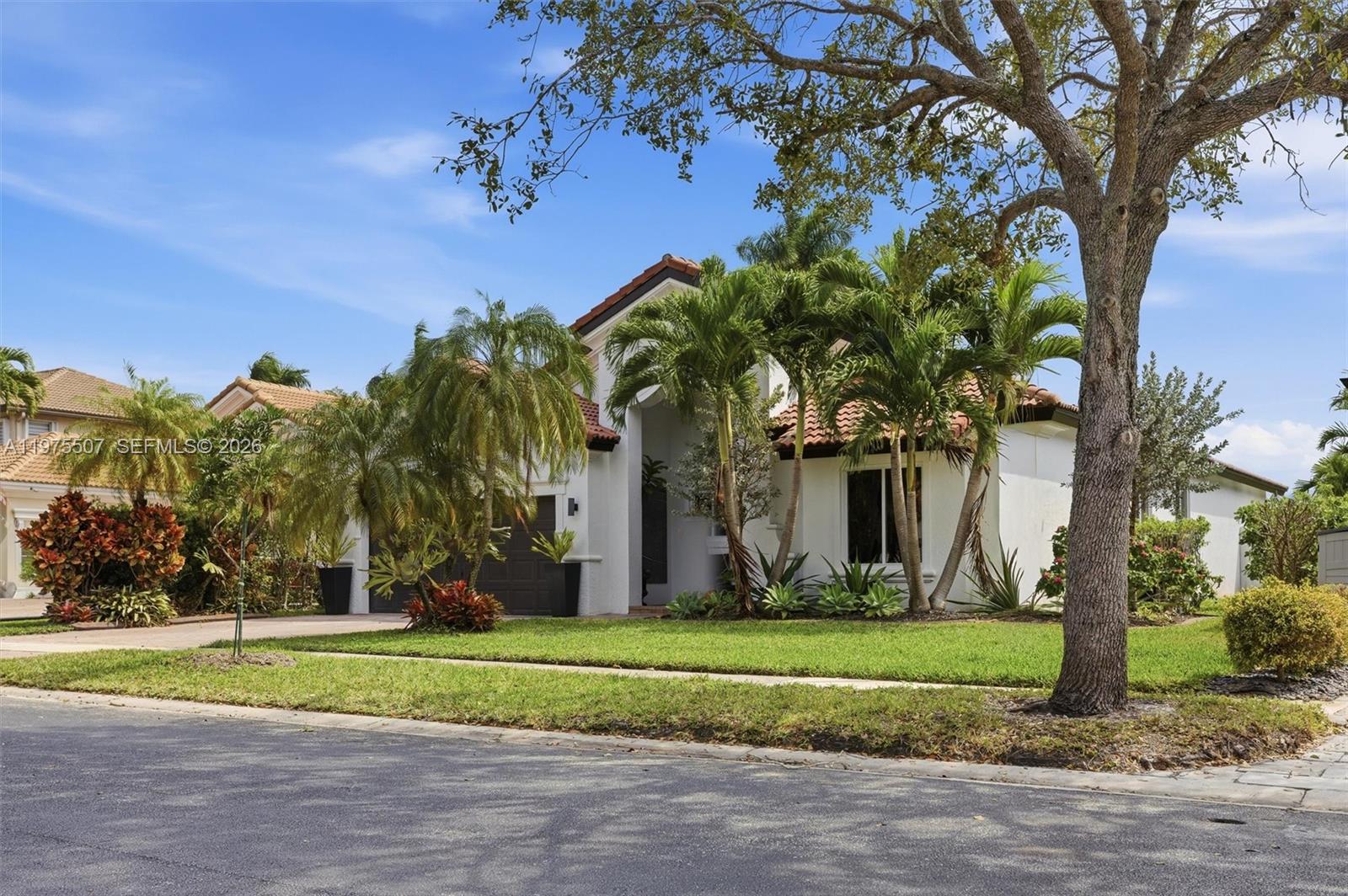 SUNSET LAKES PLAT ONE - Residential