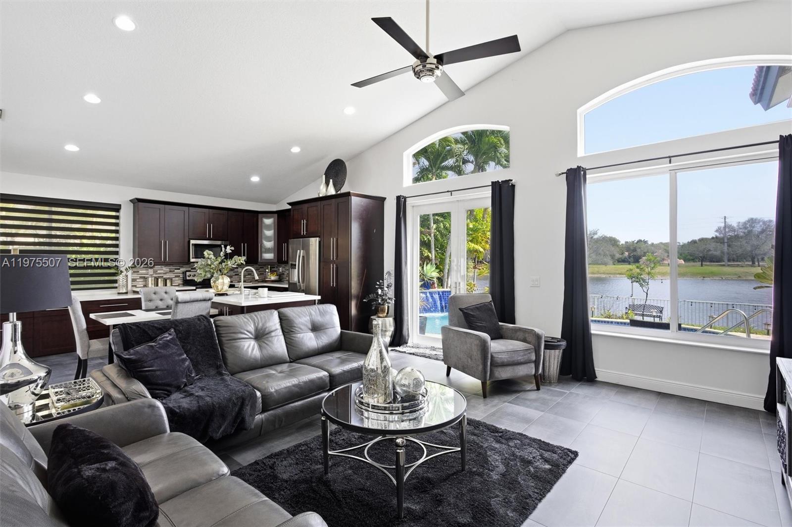 SUNSET LAKES PLAT ONE - Residential