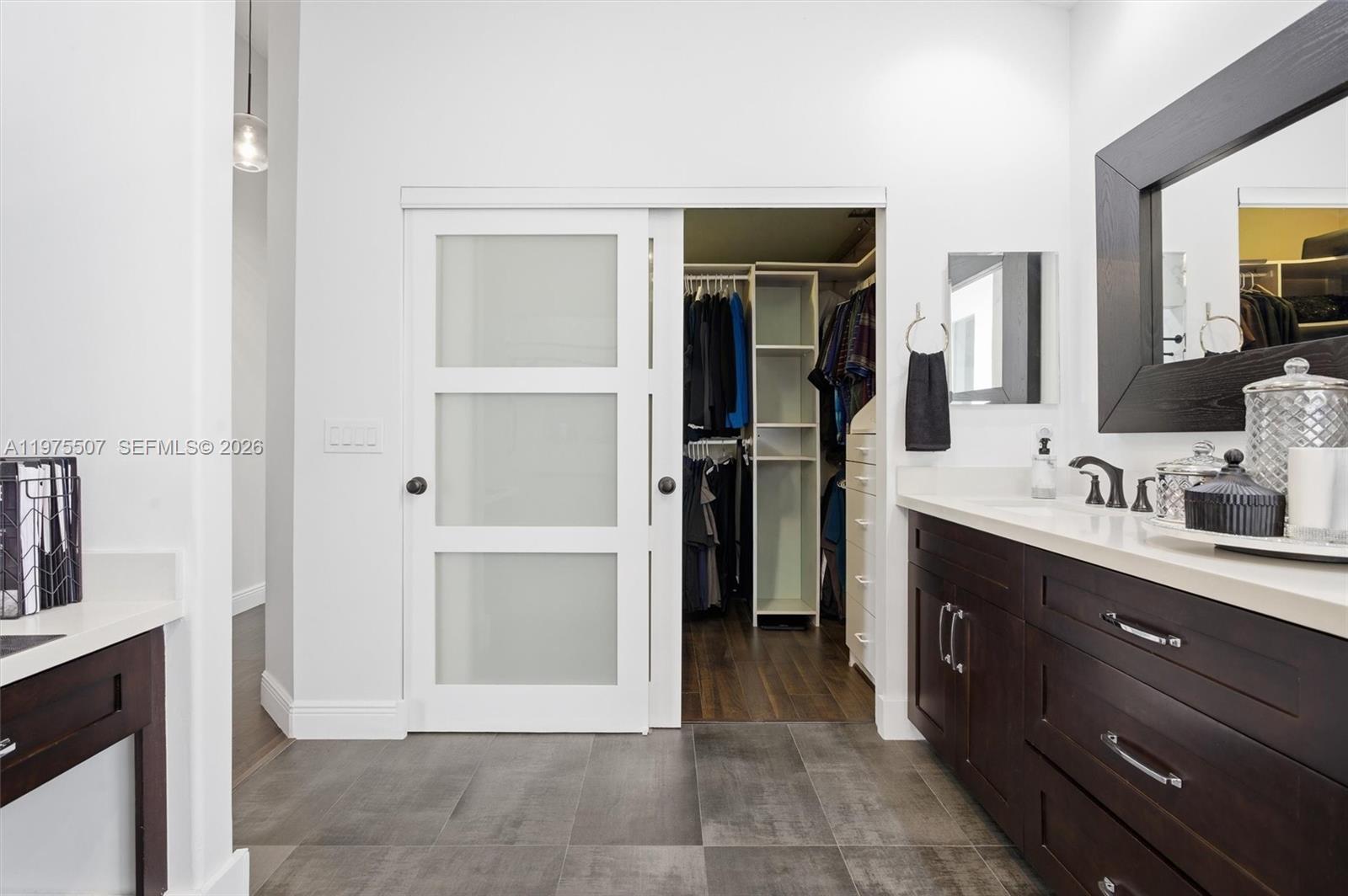 SUNSET LAKES PLAT ONE - Residential