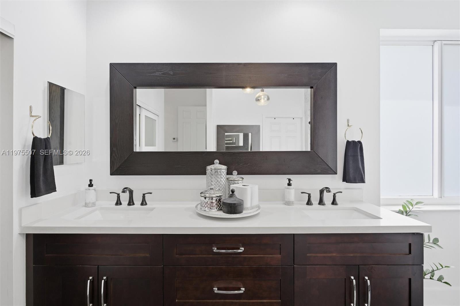 SUNSET LAKES PLAT ONE - Residential