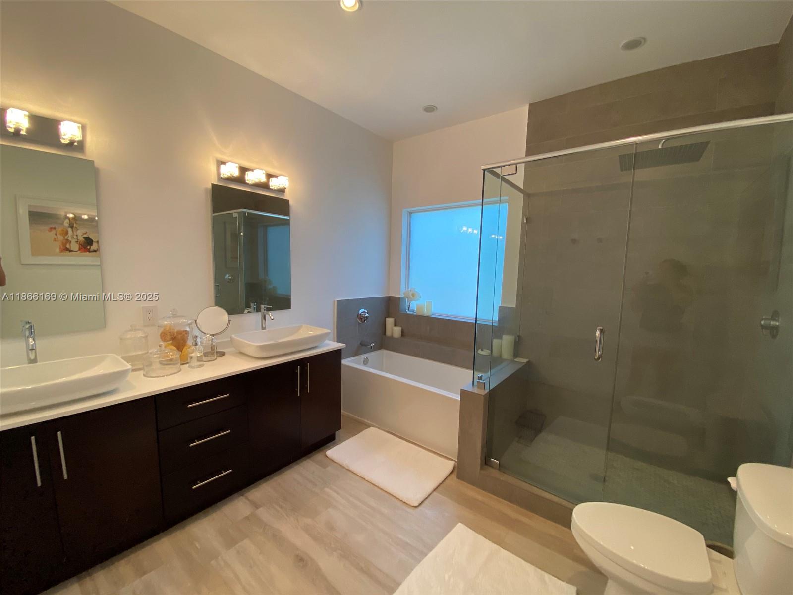 SOUTH BAY ESTATES - Residential Lease