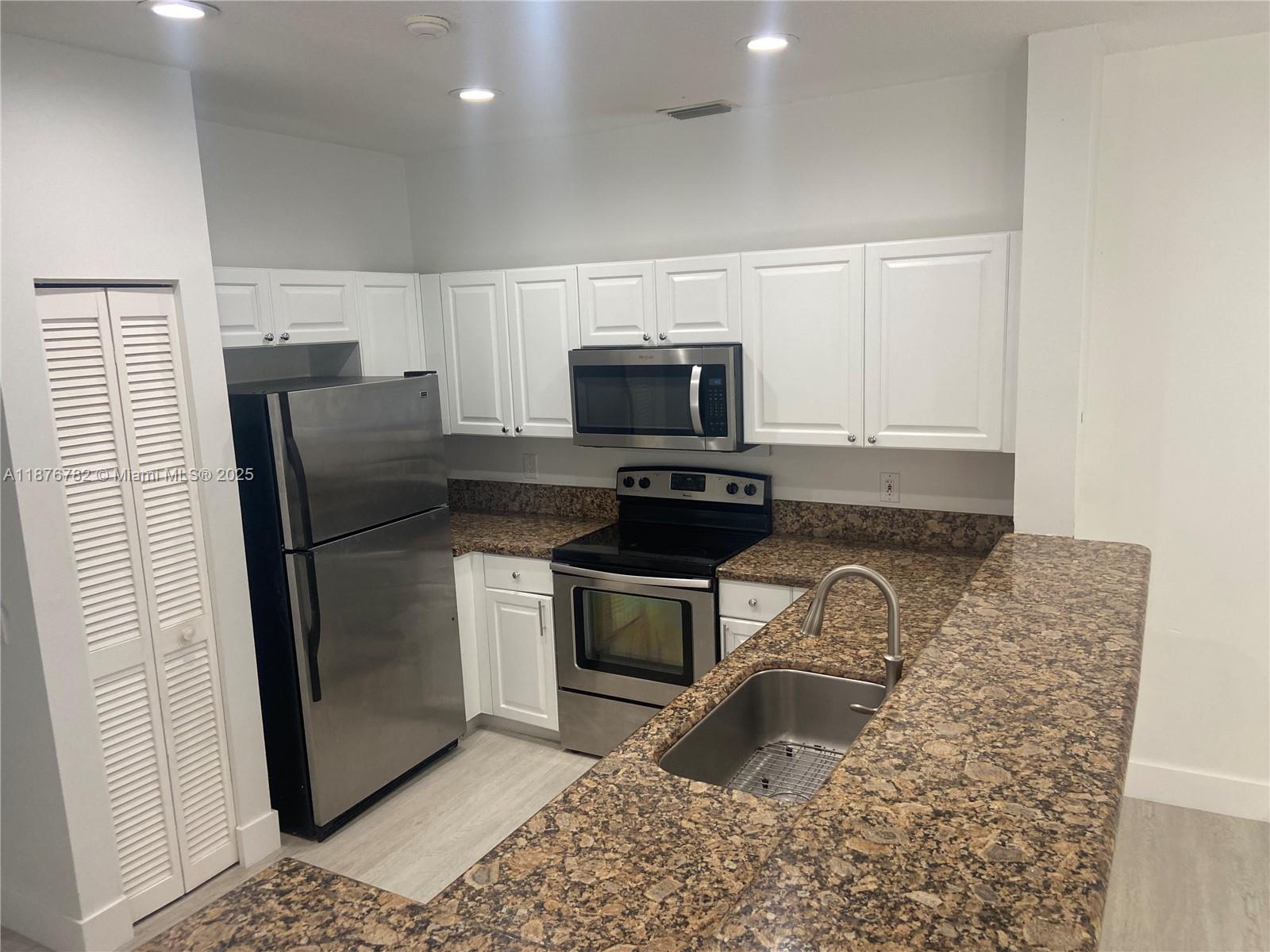 SECTOR 4 - 1ST ADDITION - Residential Lease