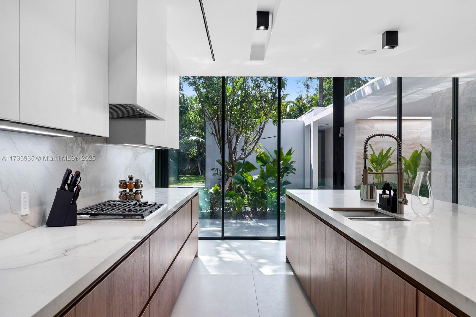 CLEVELAND PARK - Residential