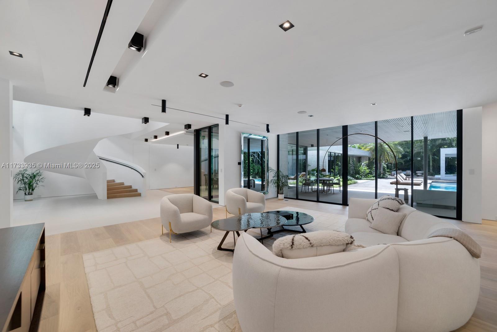 CLEVELAND PARK - Residential