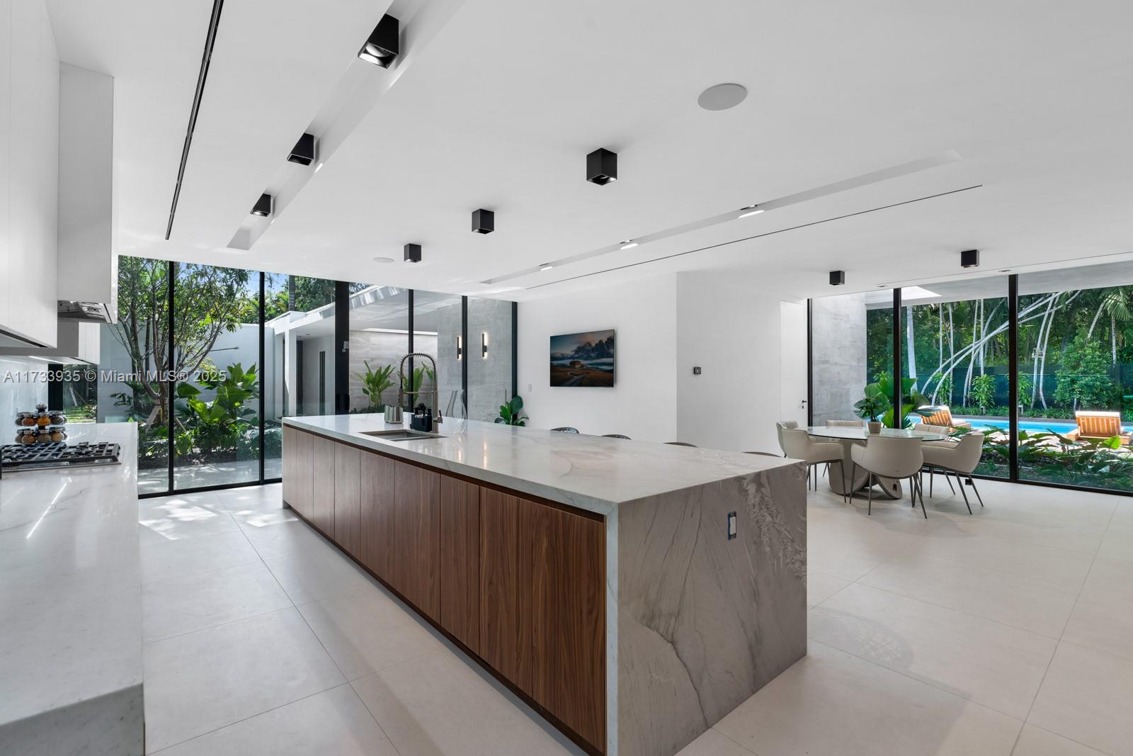 CLEVELAND PARK - Residential