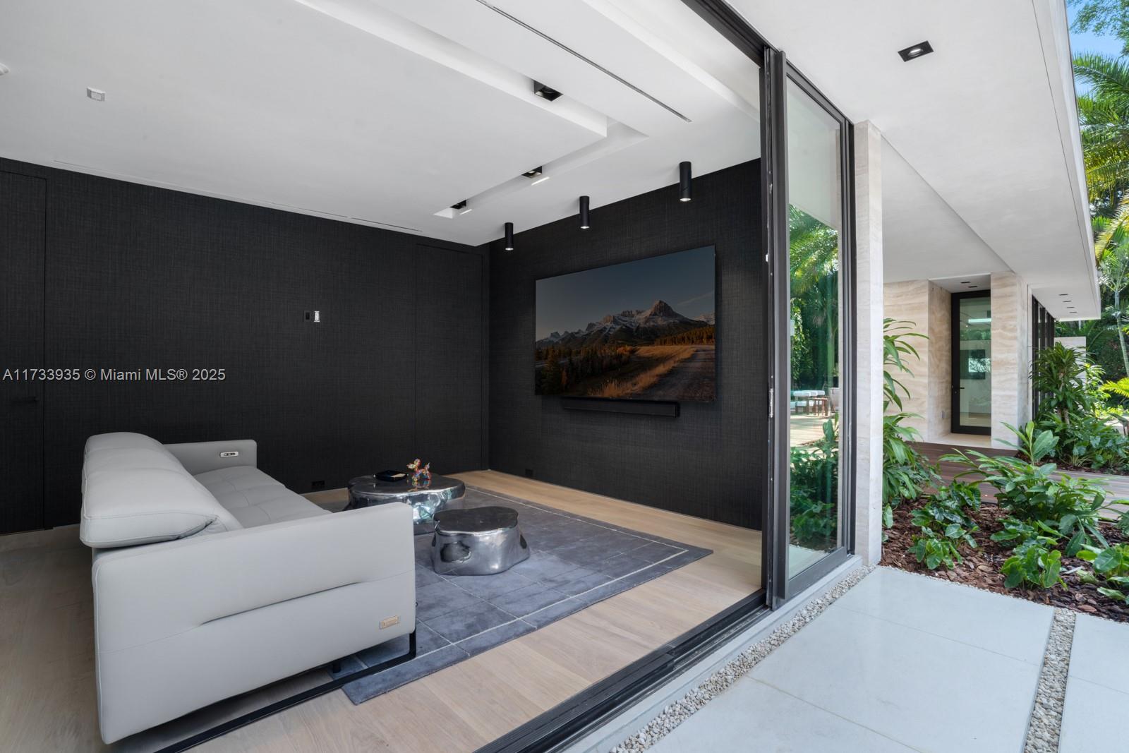CLEVELAND PARK - Residential