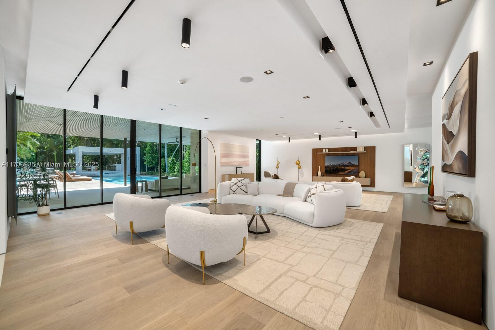 CLEVELAND PARK - Residential