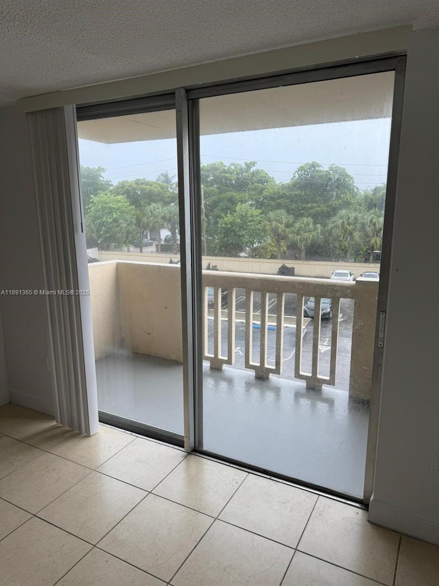 BAYVIEW PALMS CONDO - Residential Lease