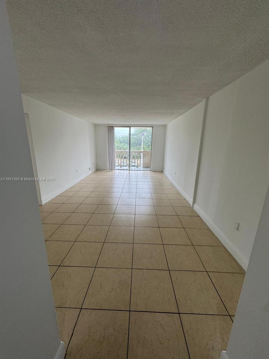 BAYVIEW PALMS CONDO - Residential Lease