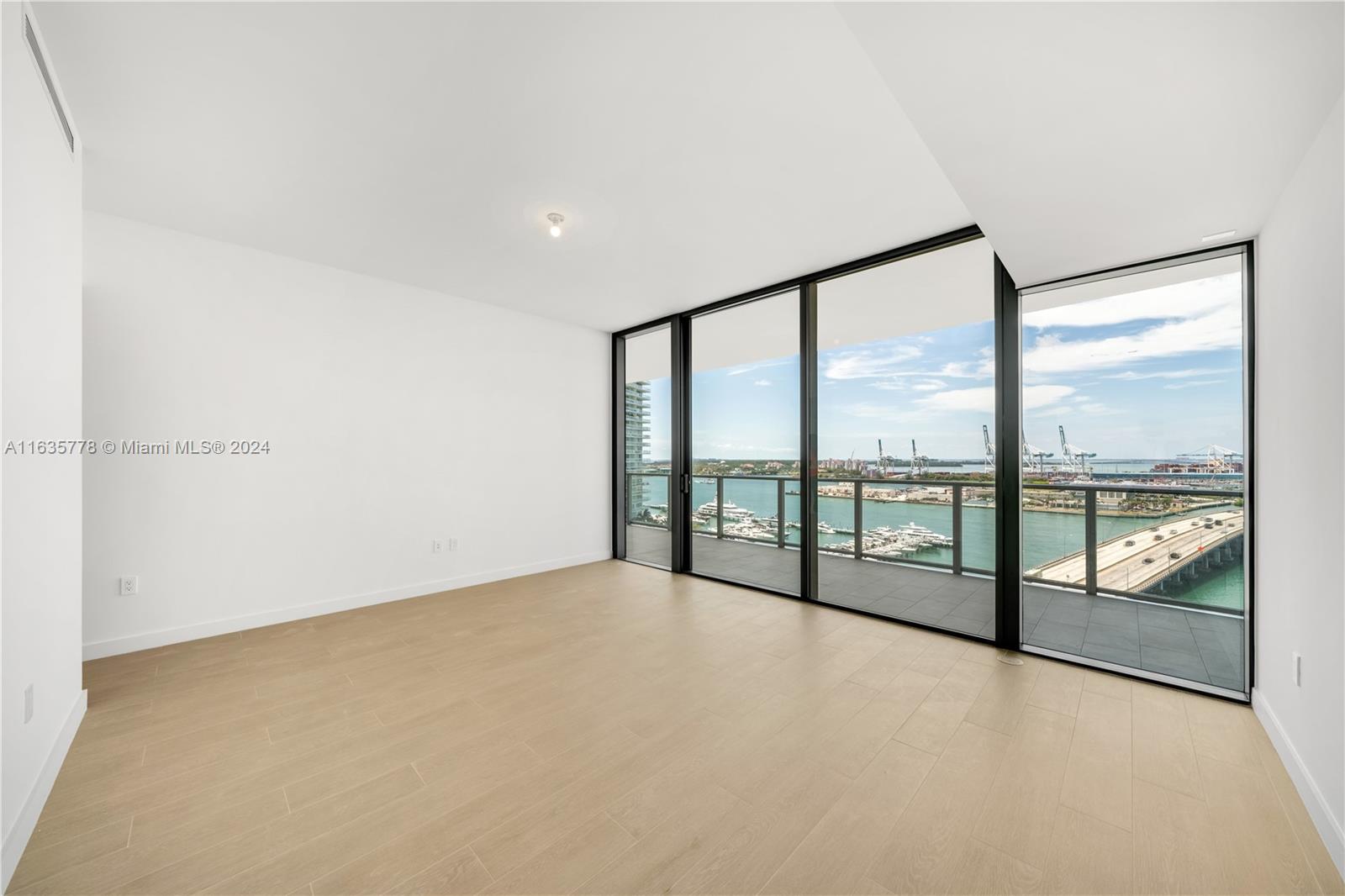 AQUARIUM SITE AMD - Residential