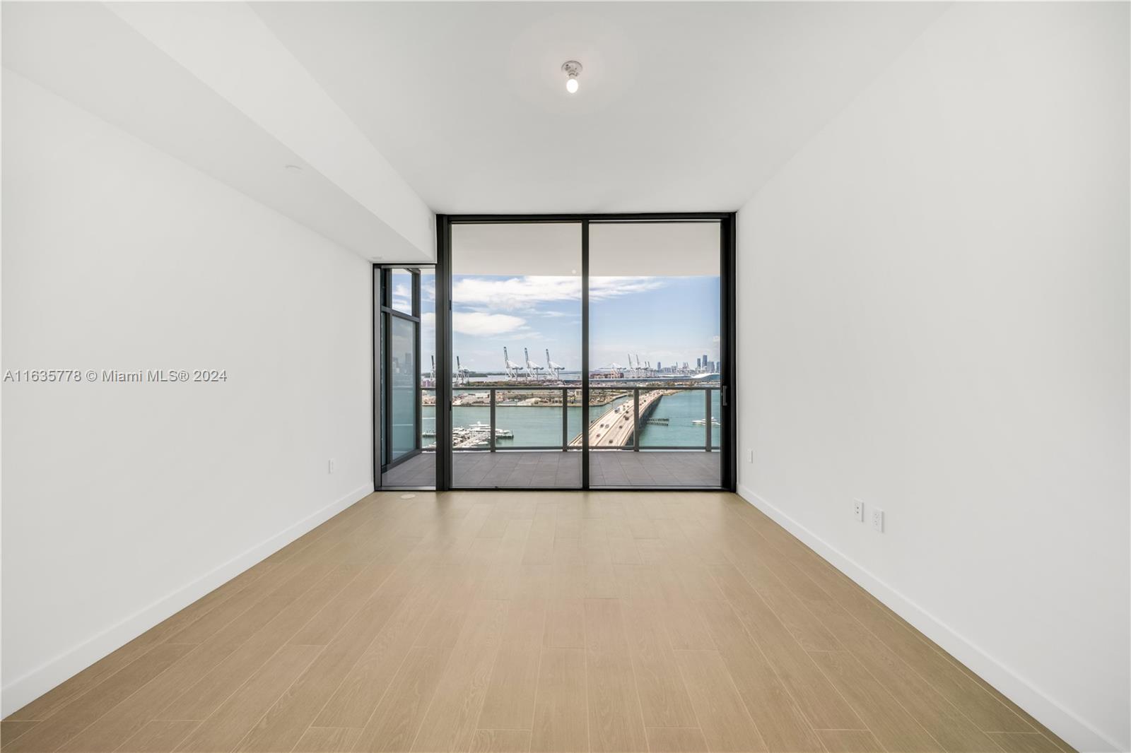 AQUARIUM SITE AMD - Residential