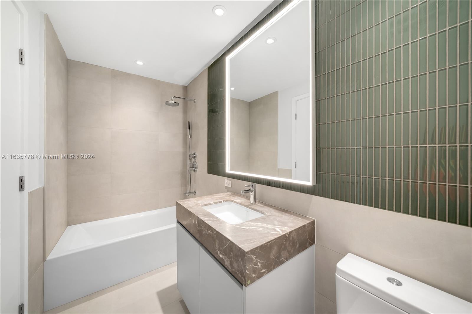 AQUARIUM SITE AMD - Residential