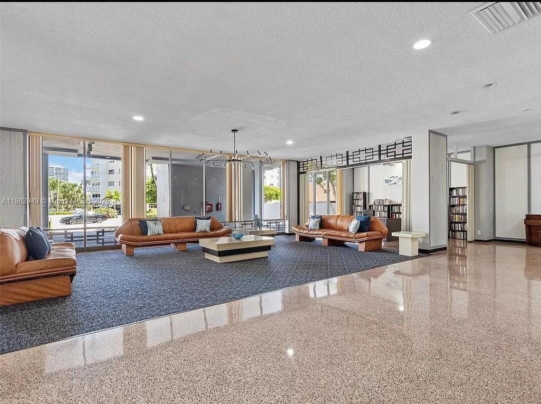 GOLDEN SURF TOWERS CONDO - Residential Lease