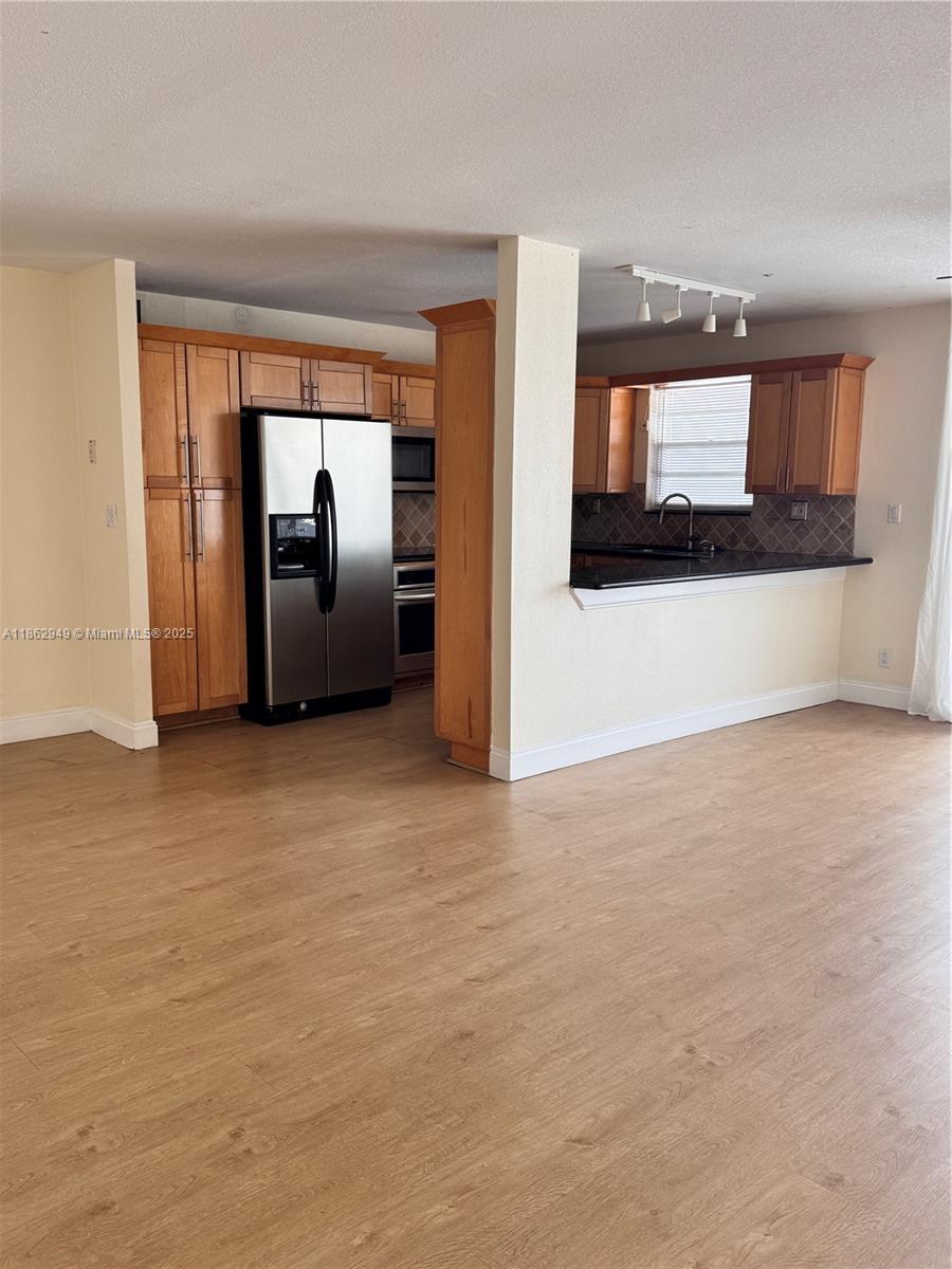 GOLDEN SURF TOWERS CONDO - Residential Lease