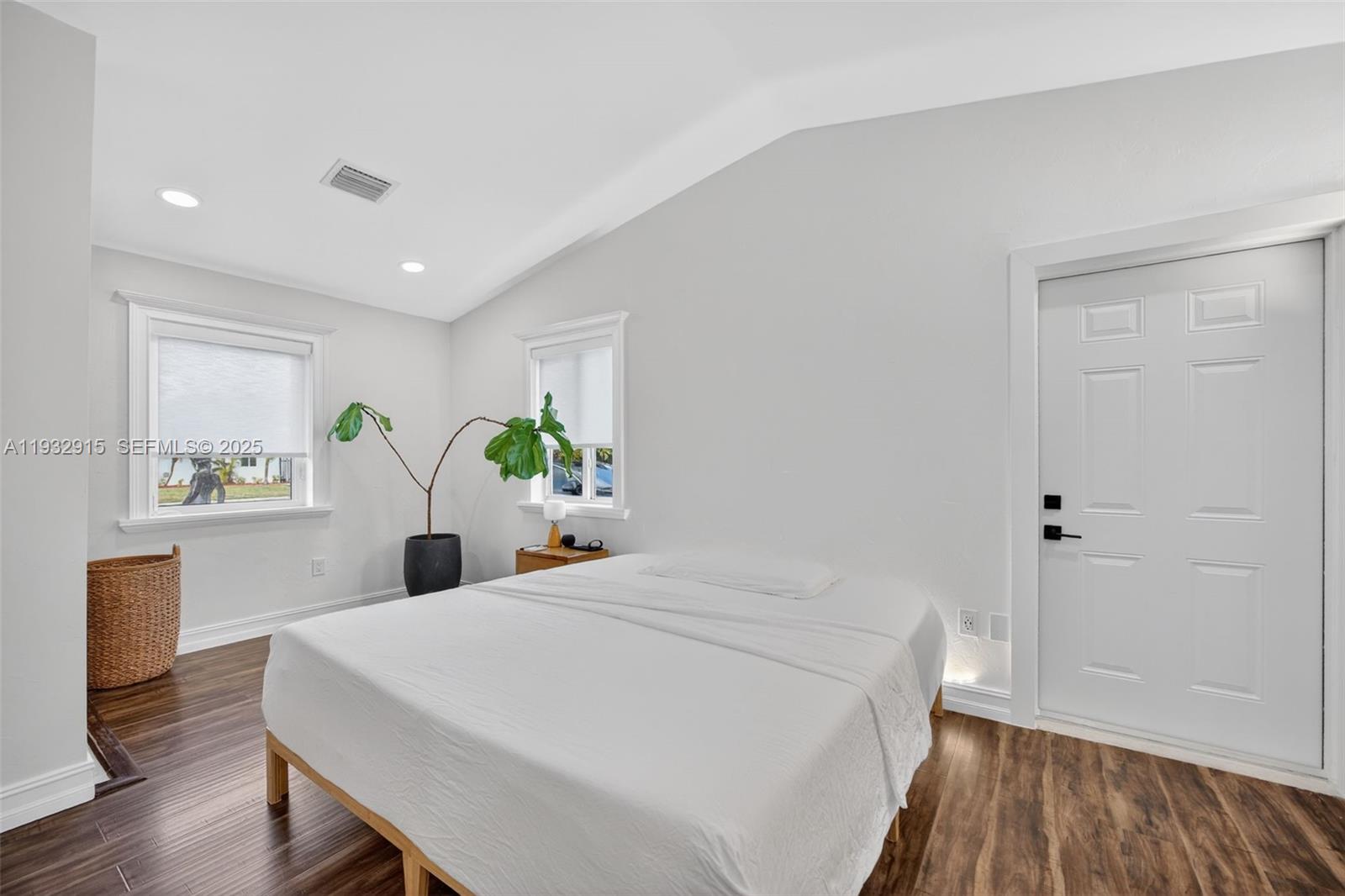 WESTWOOD LAKE 4TH ADDN - Residential