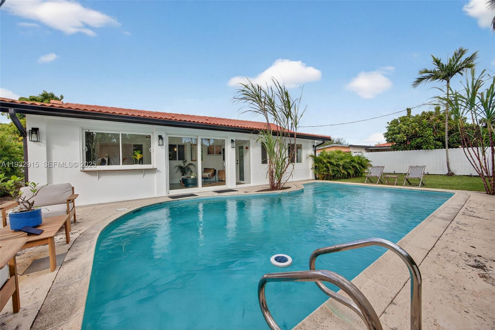 WESTWOOD LAKE 4TH ADDN - Residential