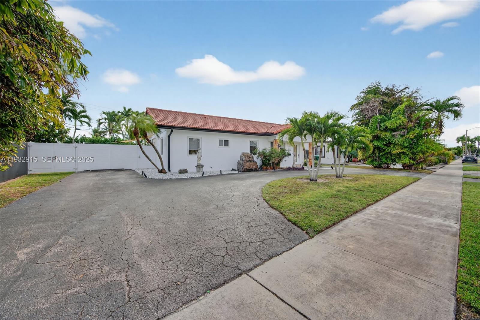 WESTWOOD LAKE 4TH ADDN - Residential