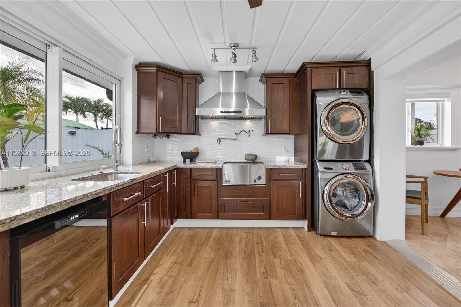 WESTWOOD LAKE 4TH ADDN - Residential