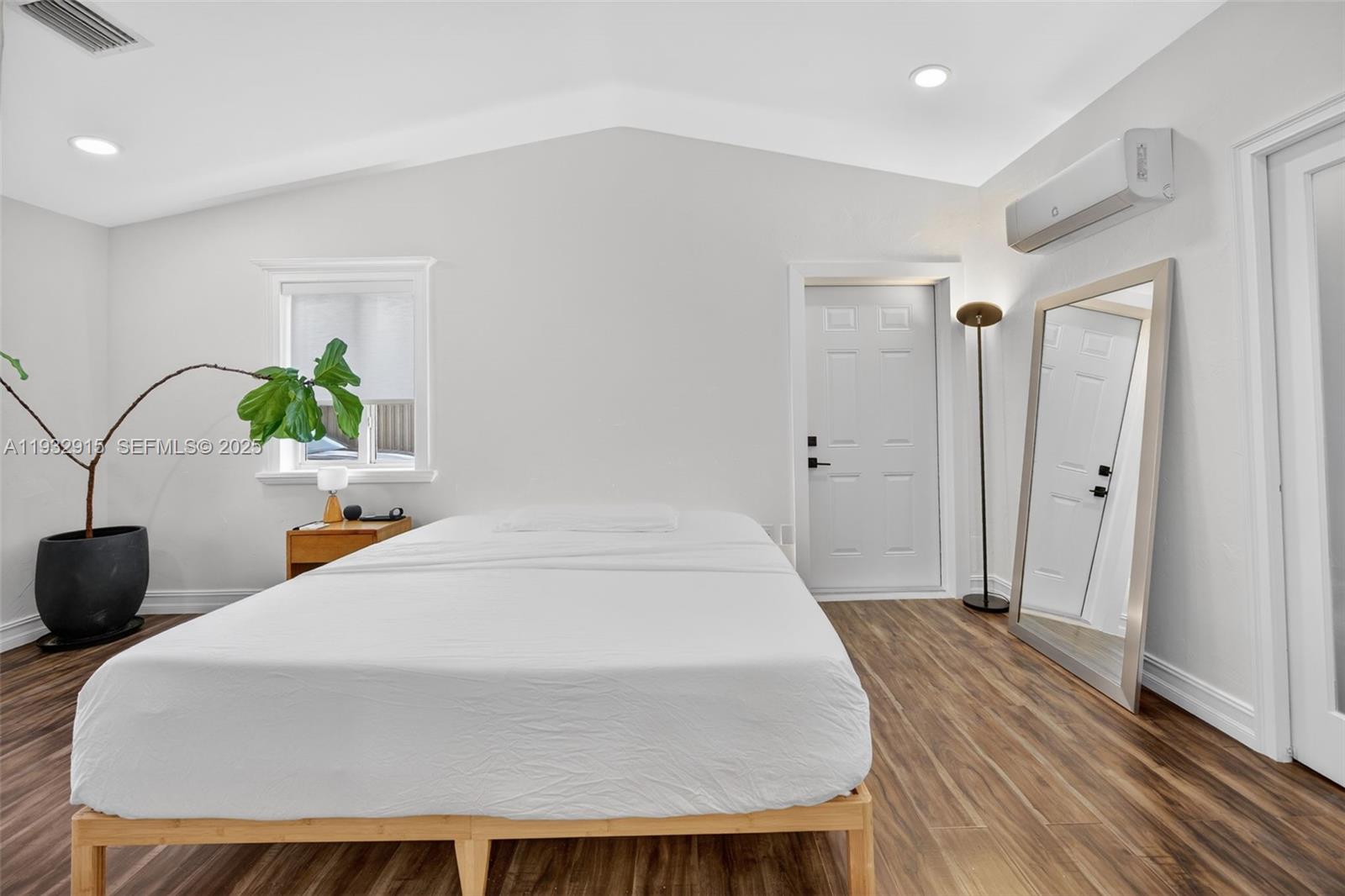 WESTWOOD LAKE 4TH ADDN - Residential