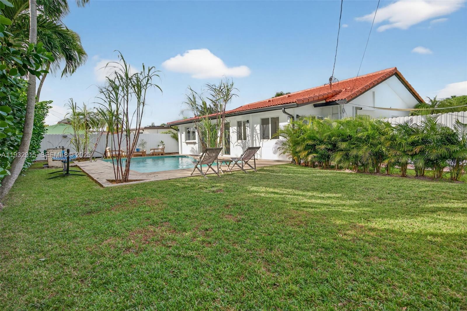 WESTWOOD LAKE 4TH ADDN - Residential