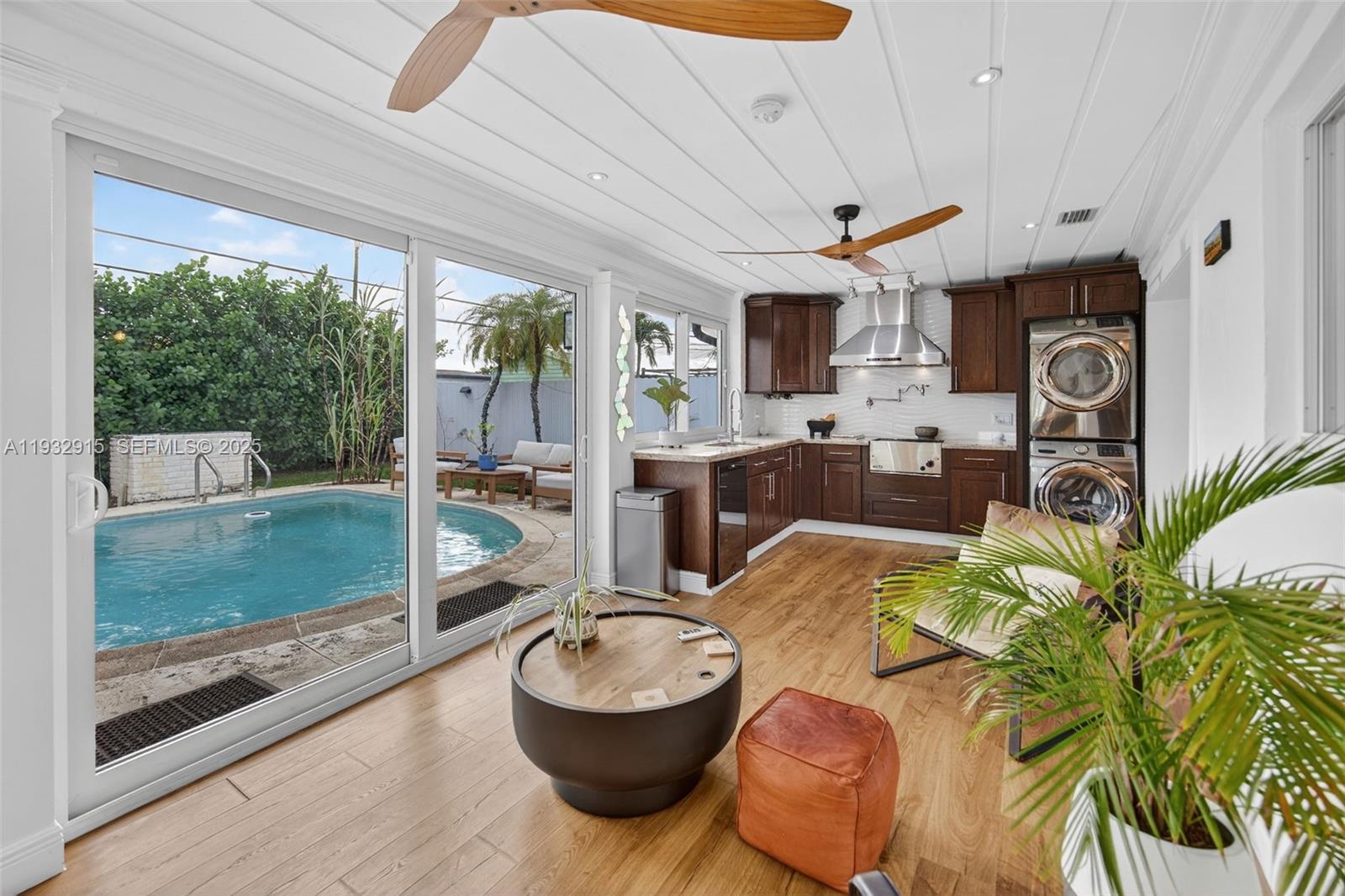 WESTWOOD LAKE 4TH ADDN - Residential