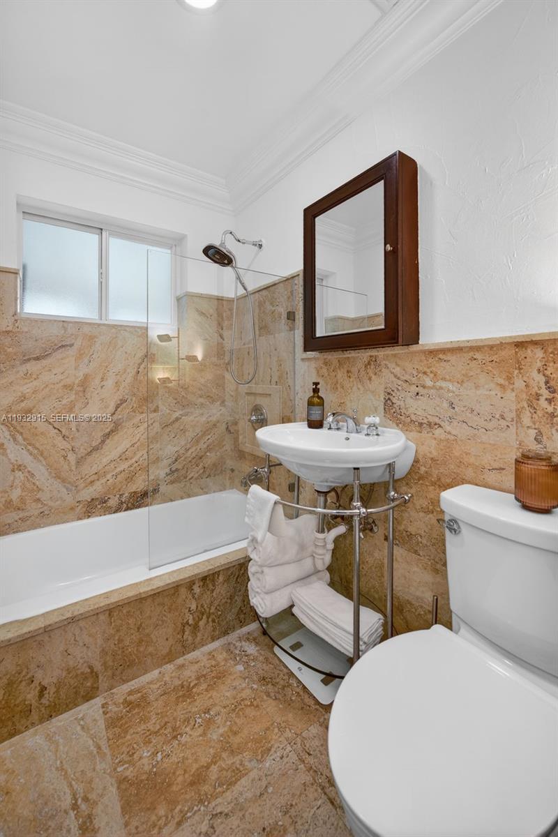 WESTWOOD LAKE 4TH ADDN - Residential