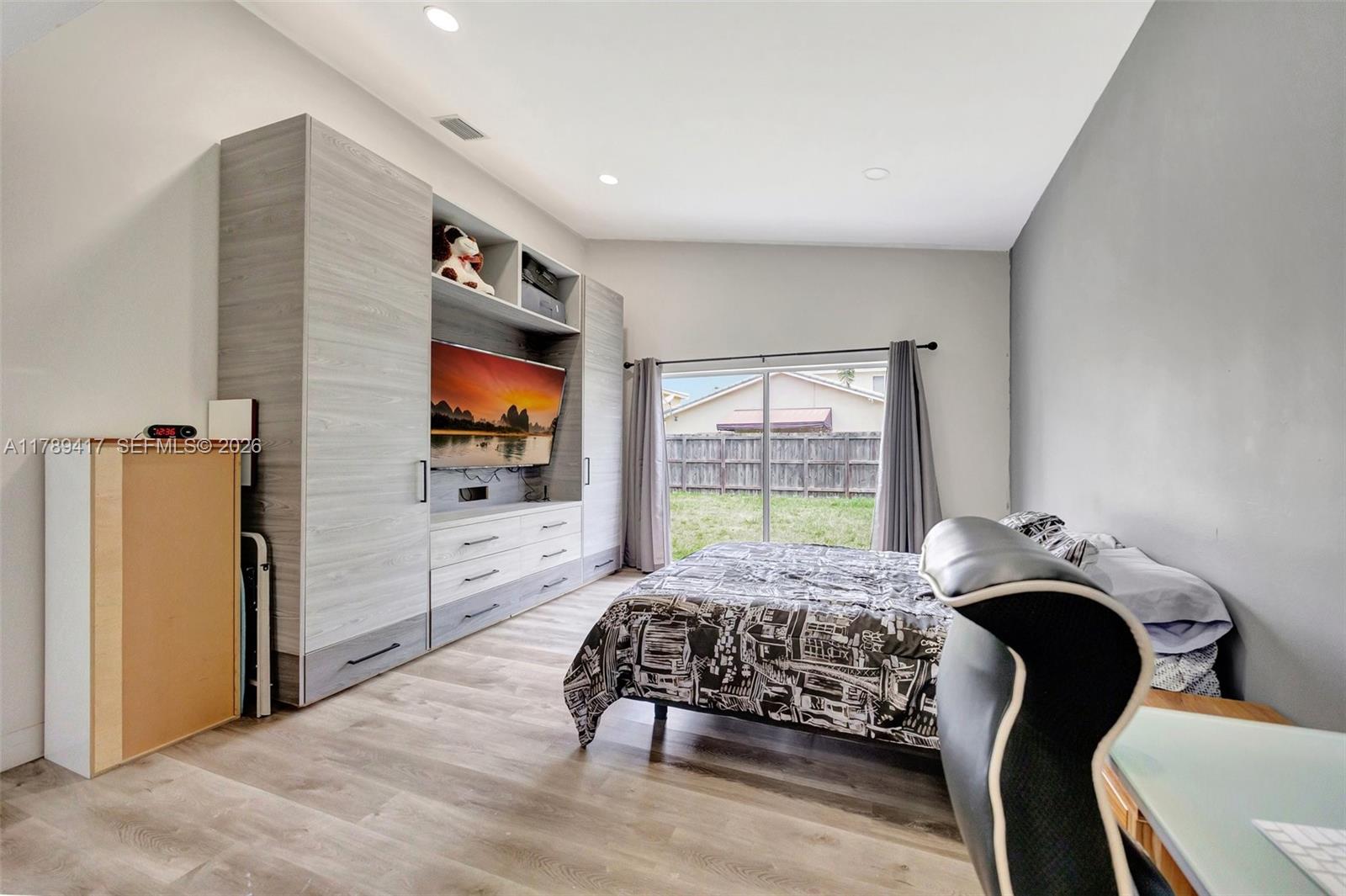 BISCAYNE POINT SOUTH - Residential