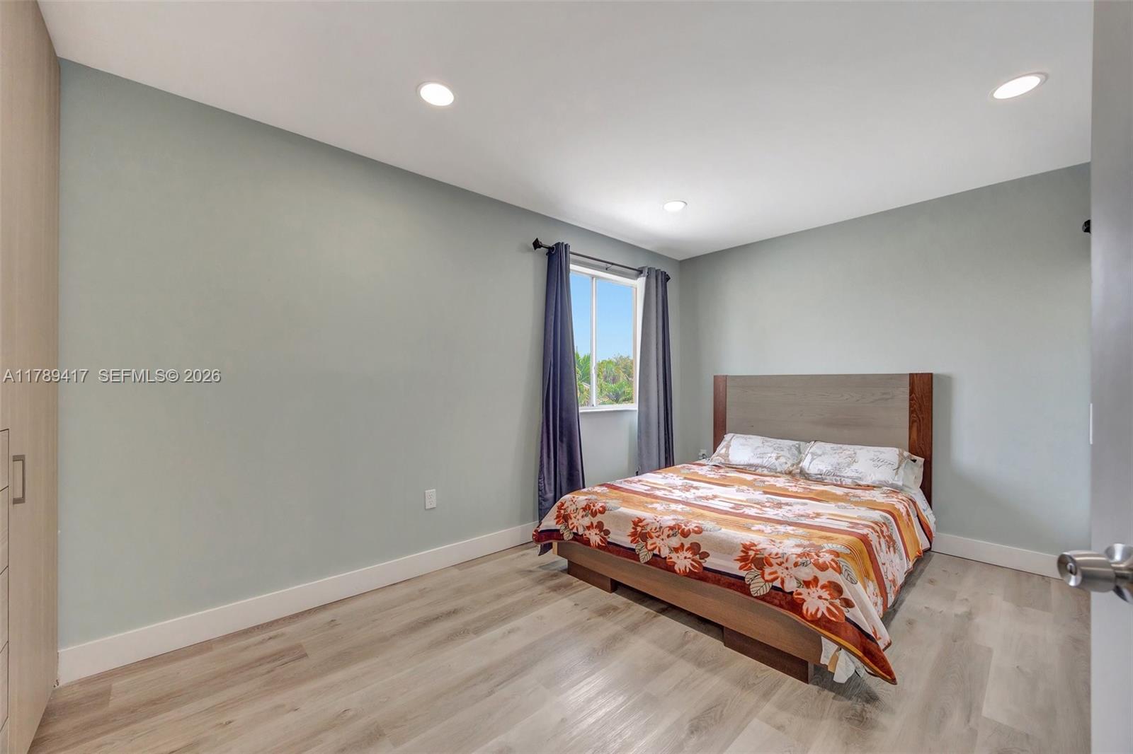 BISCAYNE POINT SOUTH - Residential