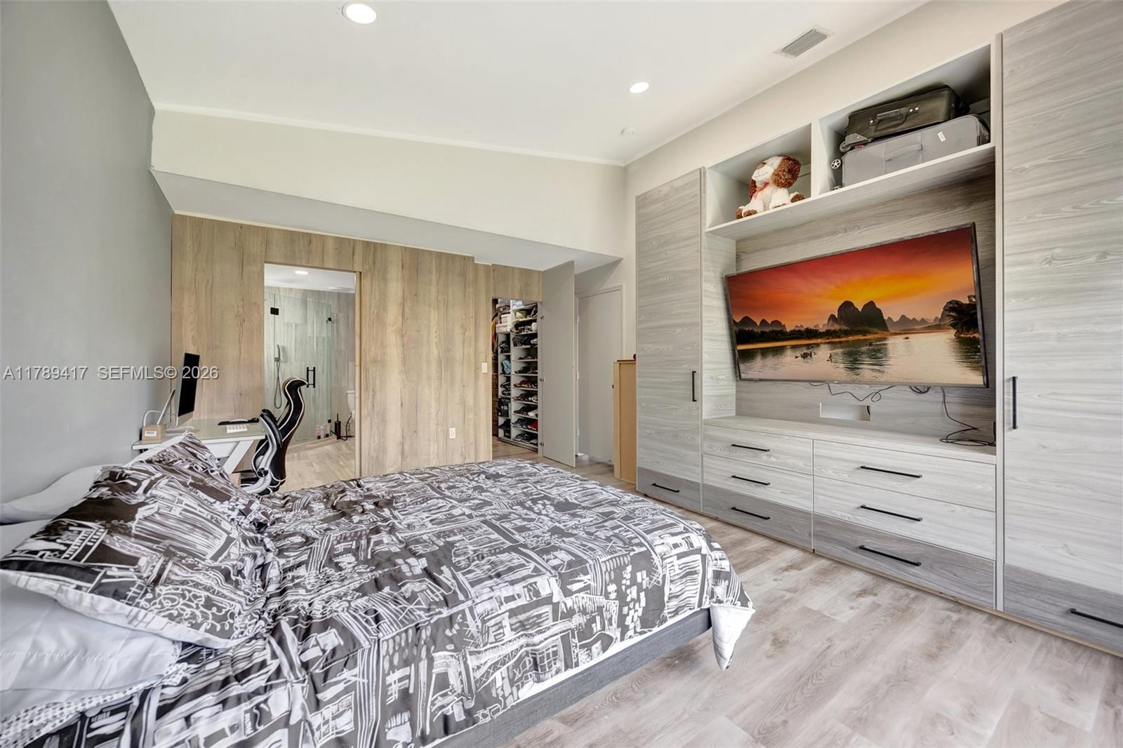 BISCAYNE POINT SOUTH - Residential