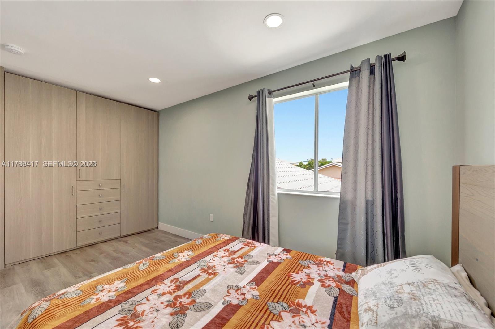 BISCAYNE POINT SOUTH - Residential