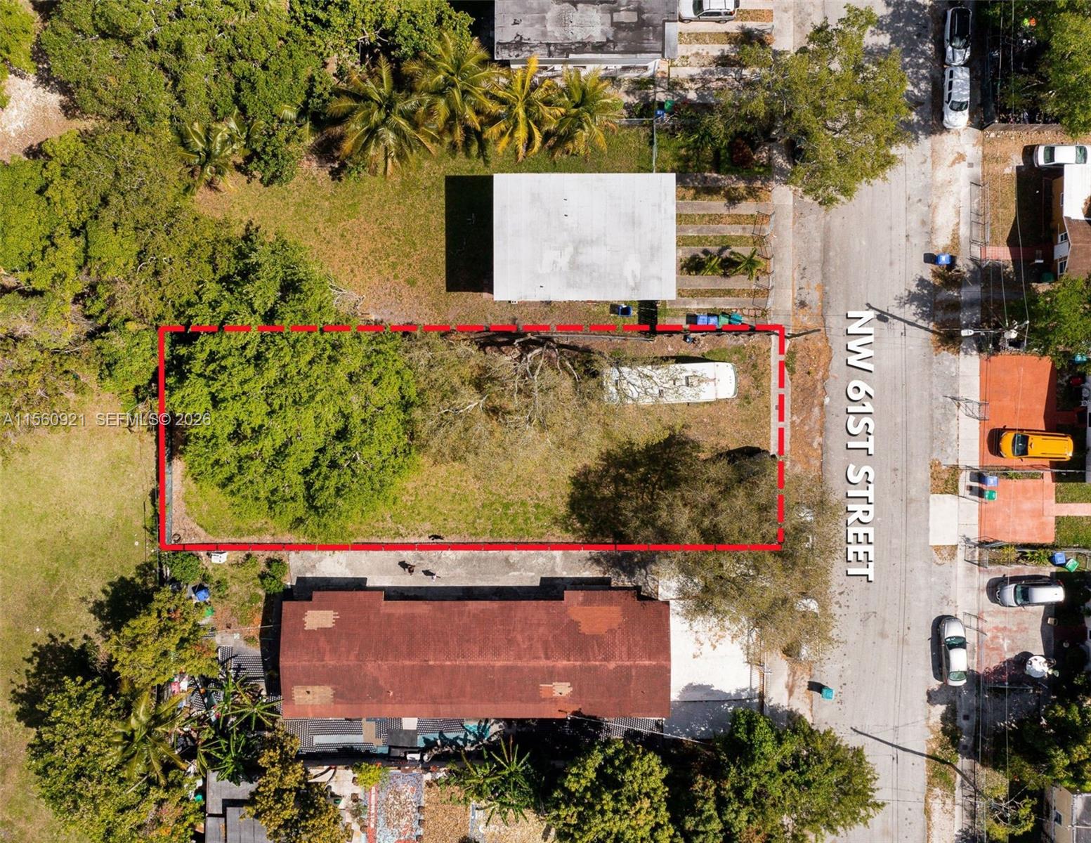 ROCKMOOR PARK TRACK - Land