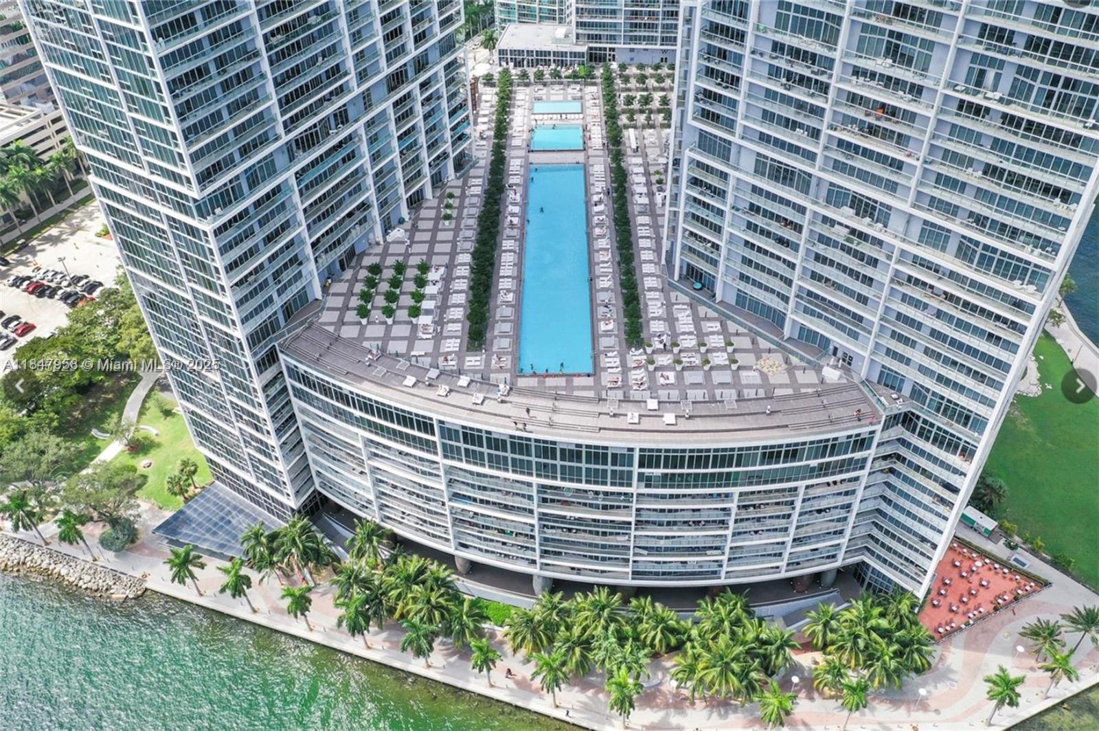 495 Brickell Ave BAY706