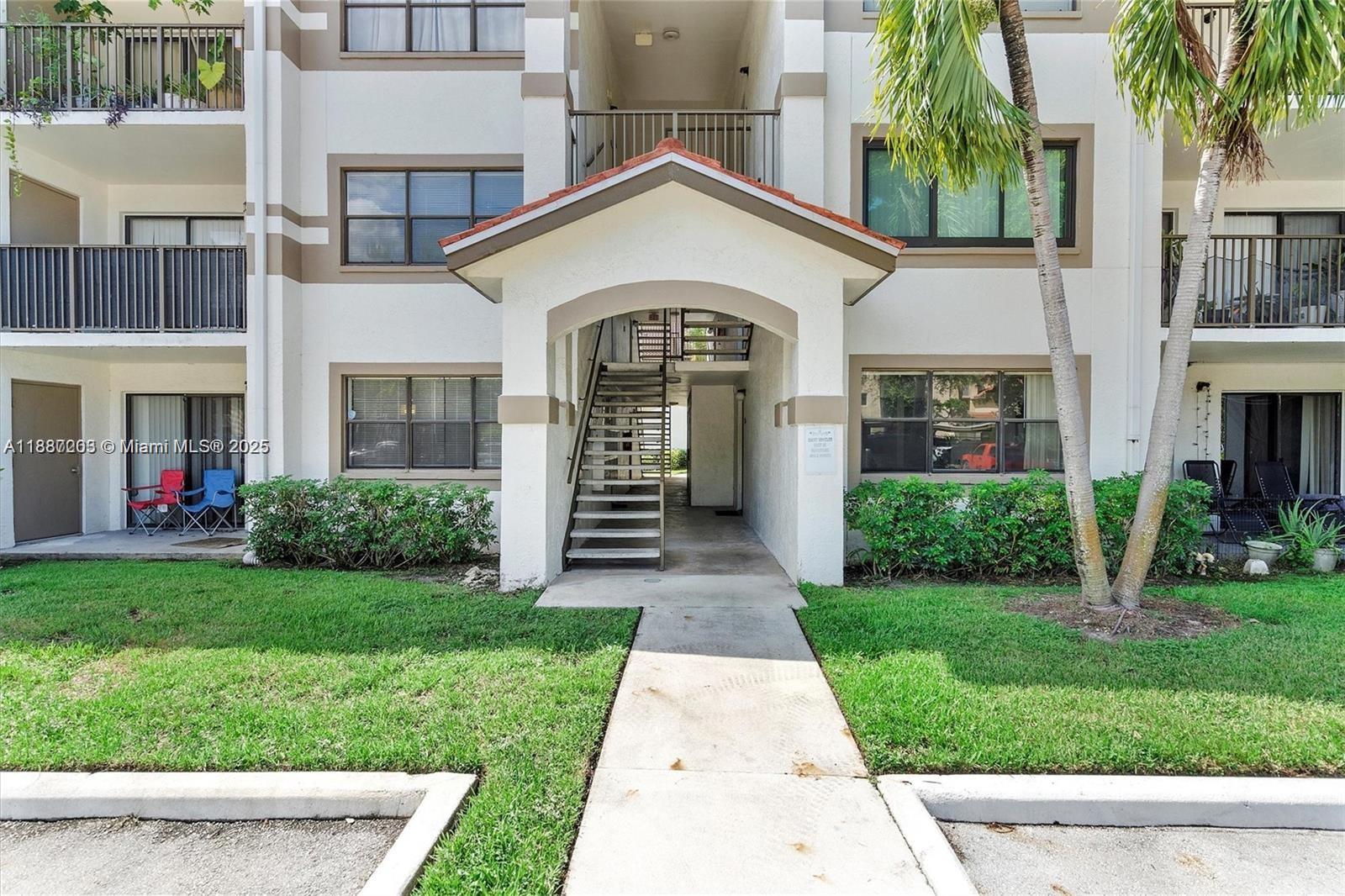 HOLLYWOOD PARC CONDOMINIU - Residential