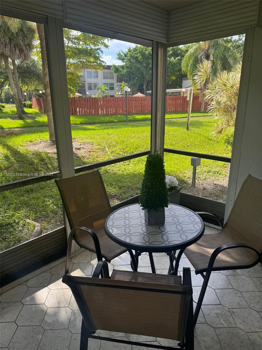 7480 NW 17th St 103, Plantation, FL, 33313/$229,900 1 7480 NW 17th St 103