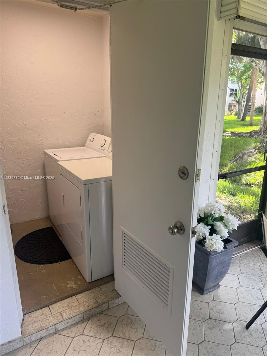 7480 NW 17th St 103, Plantation, FL, 33313/$229,900 4 7480 NW 17th St 103