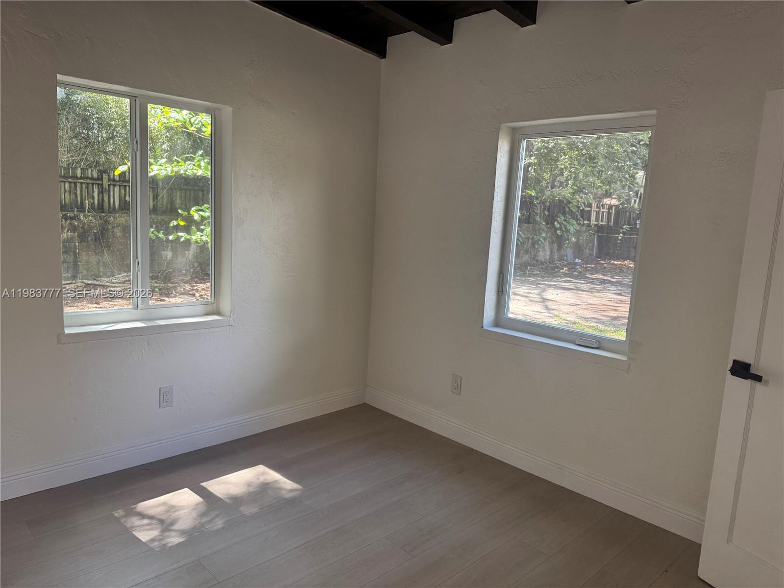 KINGSWAY - Residential Lease