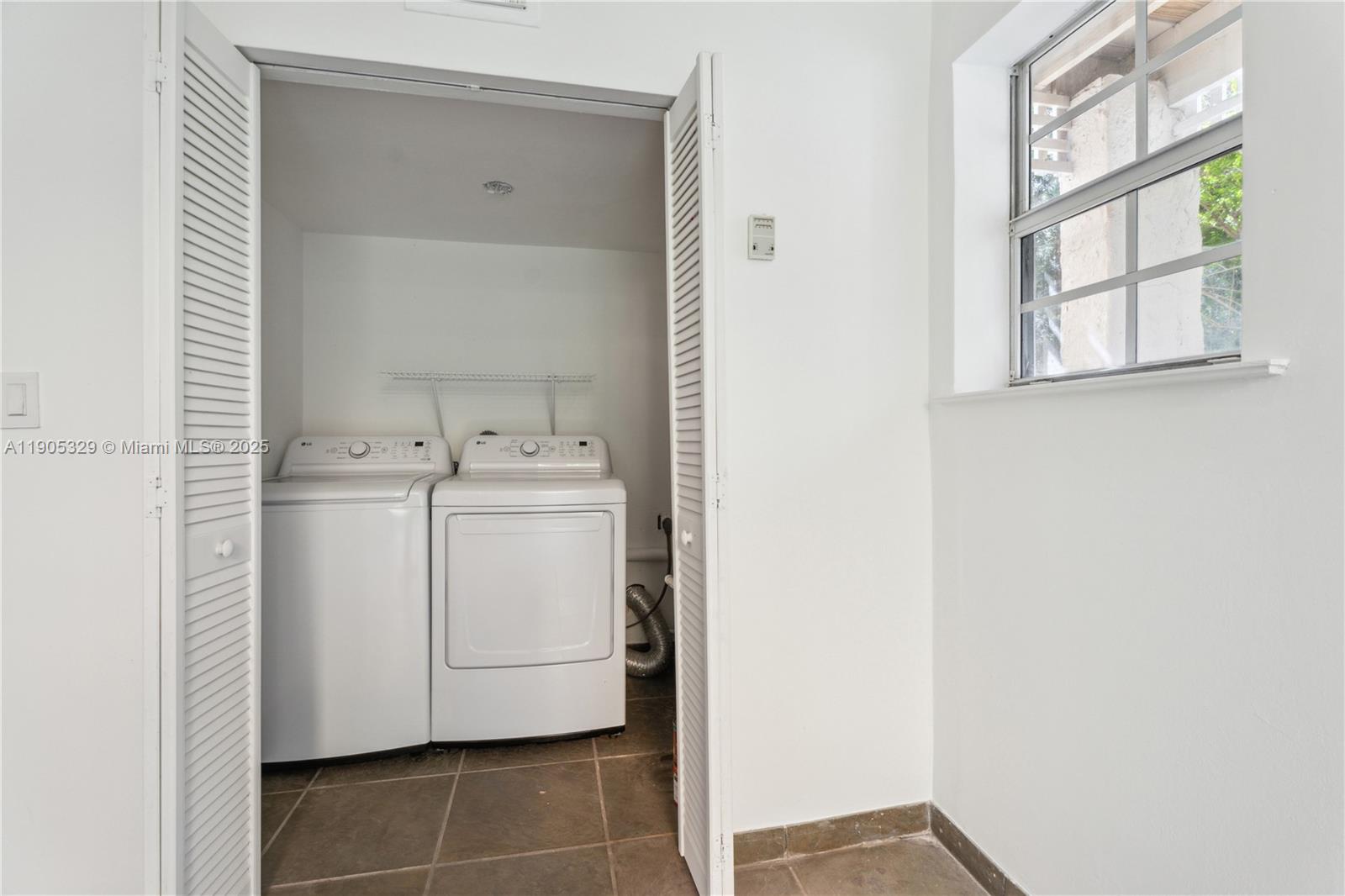 CORAL GABLES GRANADA SEC - Residential Lease