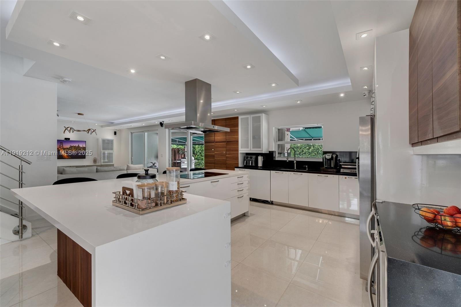 DORAL SANDS - Residential Lease