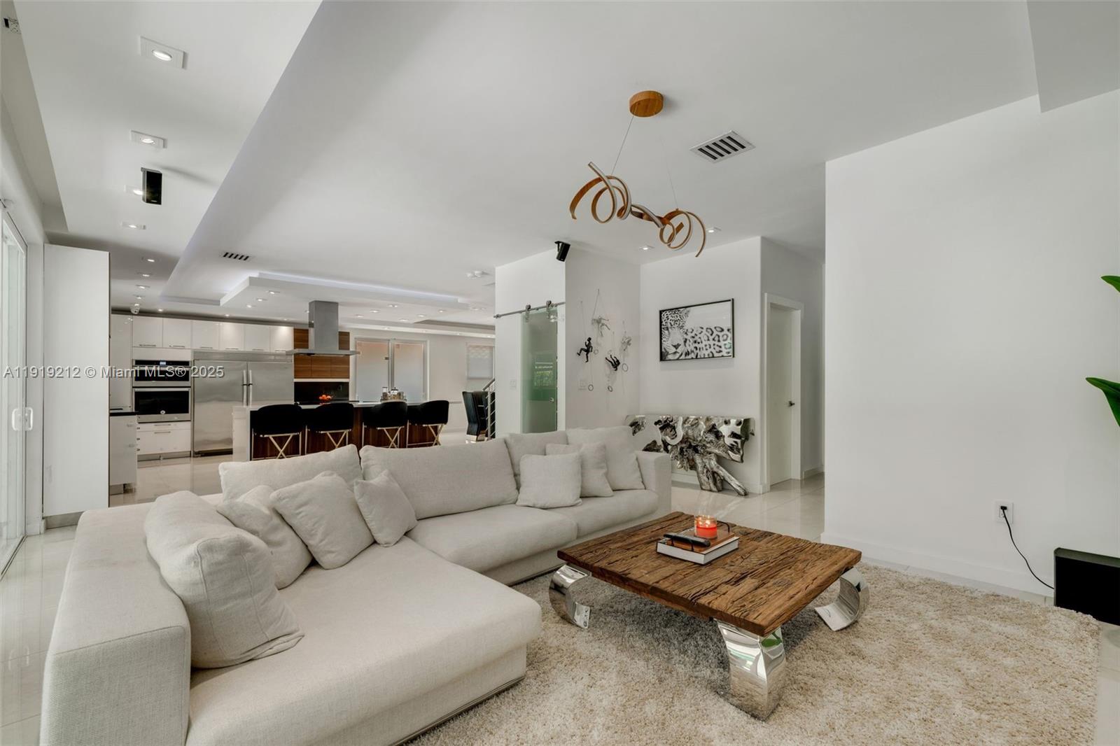 DORAL SANDS - Residential Lease