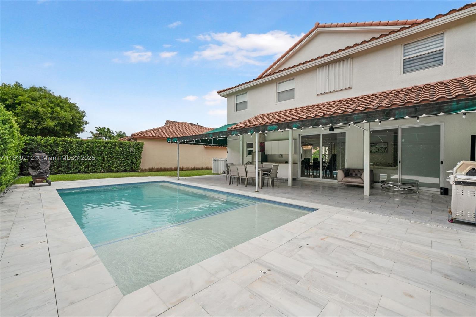 DORAL SANDS - Residential Lease