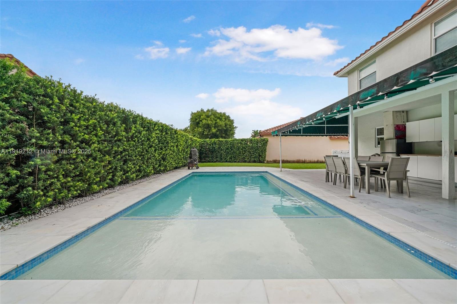 DORAL SANDS - Residential Lease