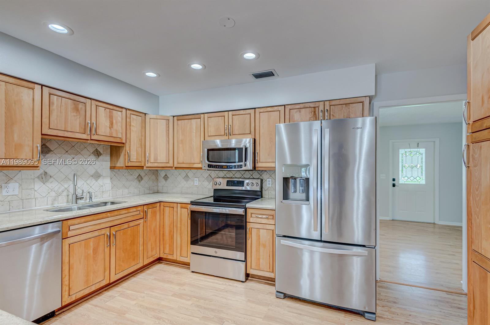 15216 N 85th Ave N 15216