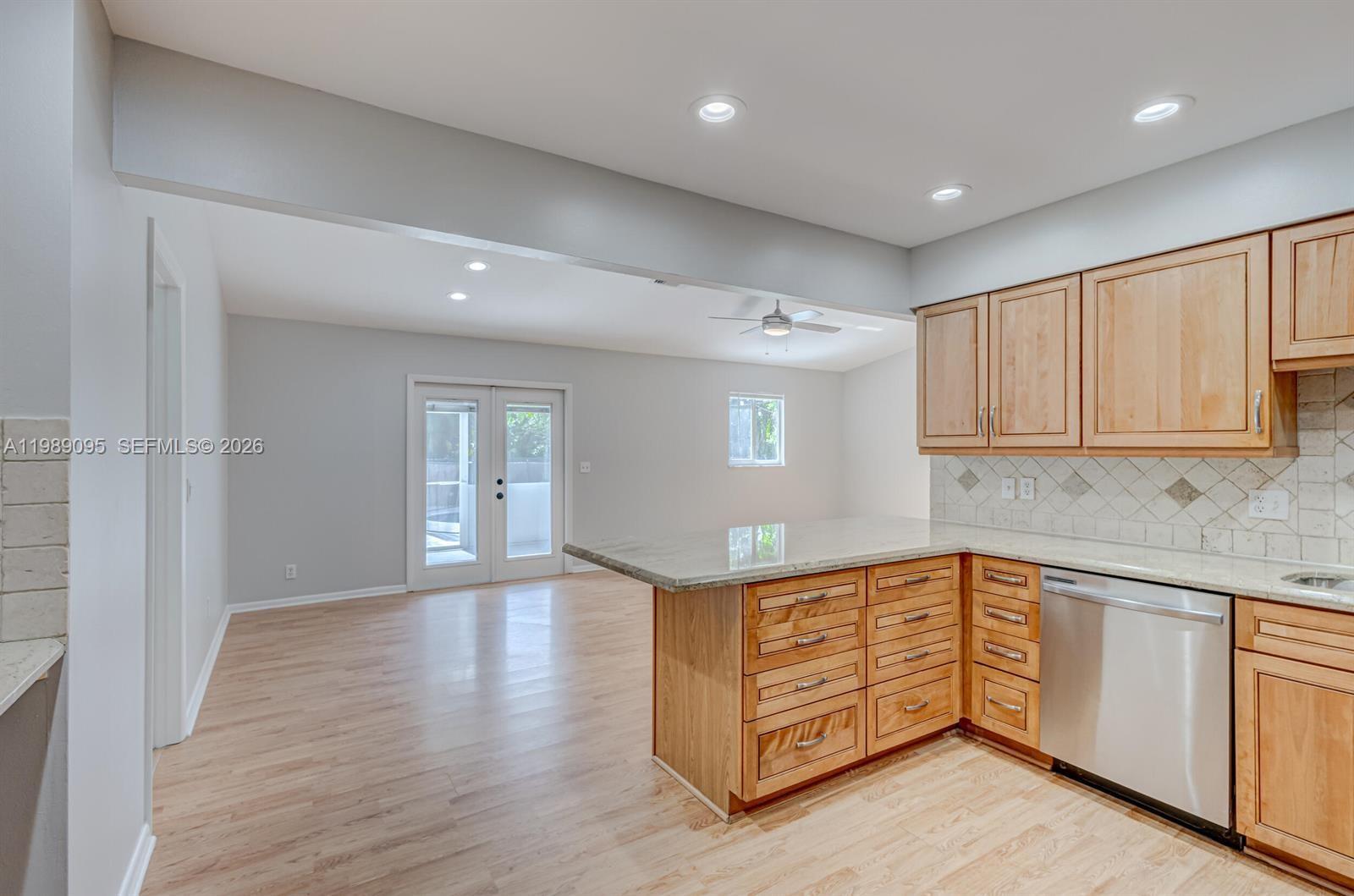15216 N 85th Ave N 15216